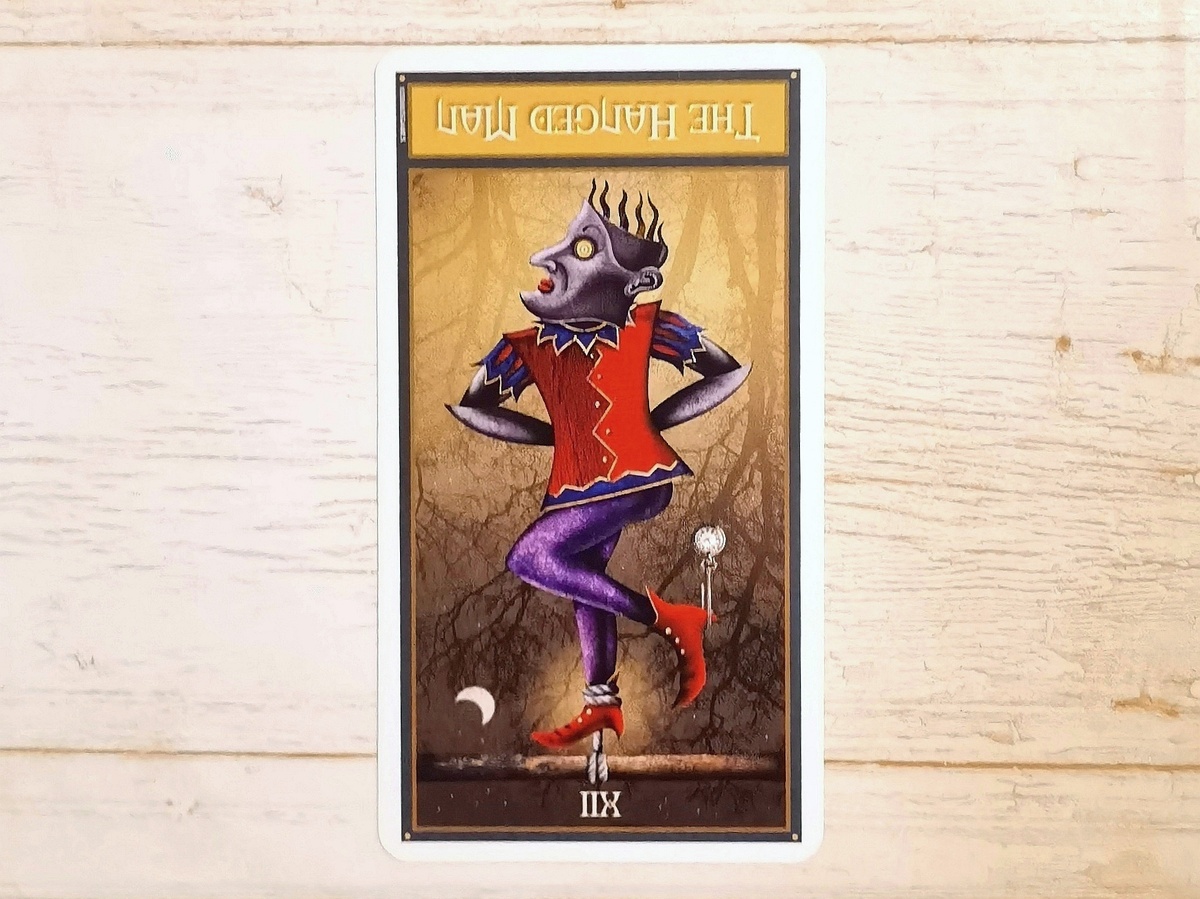 Аркан XII "Повешенный" (перевернутый). "Таро Безумной Луны".