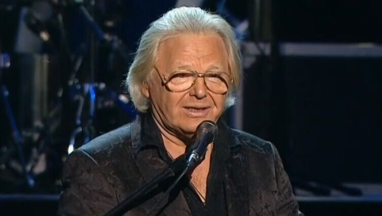     Кадр из юбилейного концерта Юрия Антонова «50 лет на сцене»