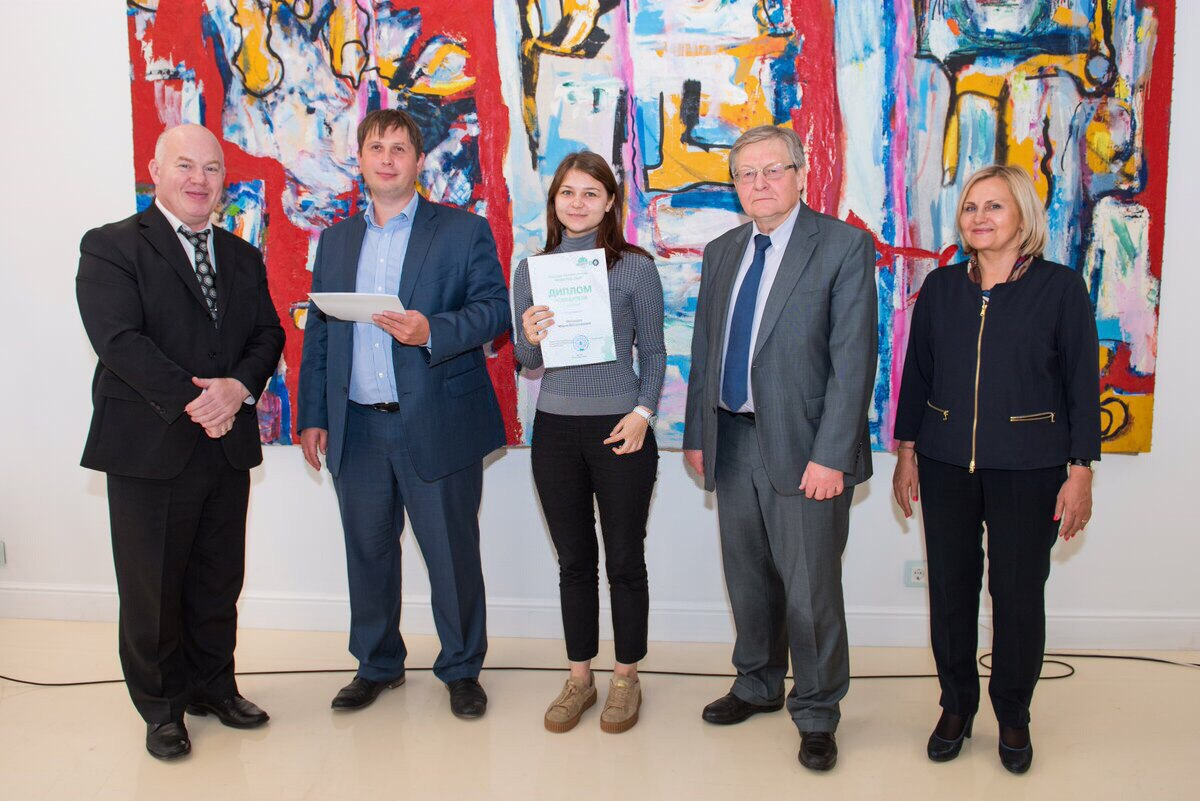 Я с дипломом:)