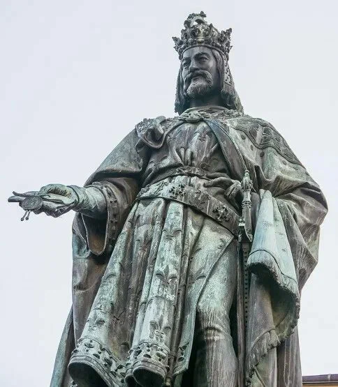 Статуя Карла IV в Праге