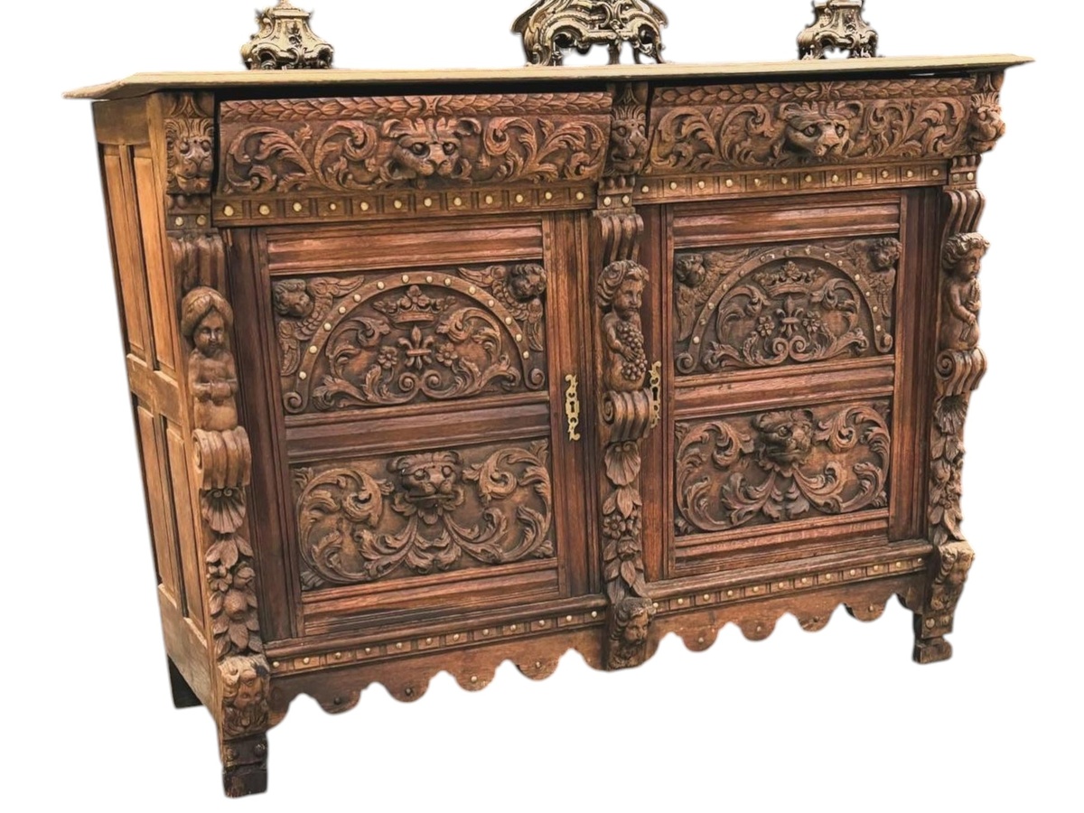 Комод 19 век, с богатой резьбой, Франция