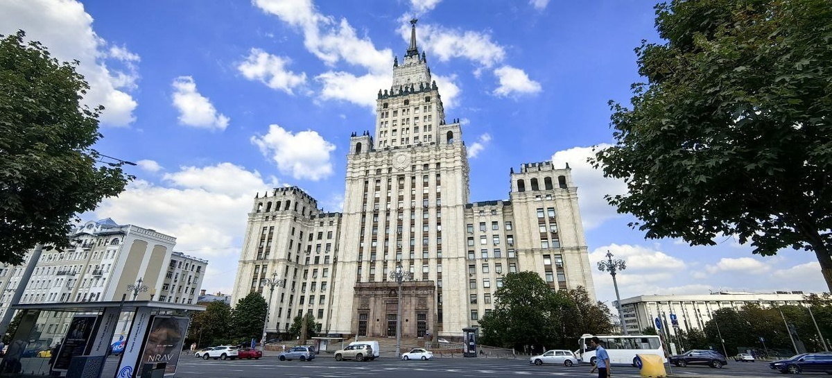 Высотка на Красных воротах – образец парадных сталинок. Фото: Мир Квартир