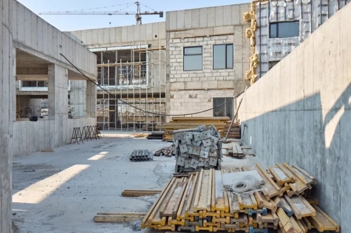    Готовность многострадальной школы на Патрокле по-прежнему невысока.