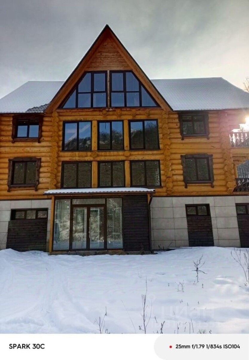    Коттедж за 80 млн рублей в Горном Алтае. Источник: cian.ru