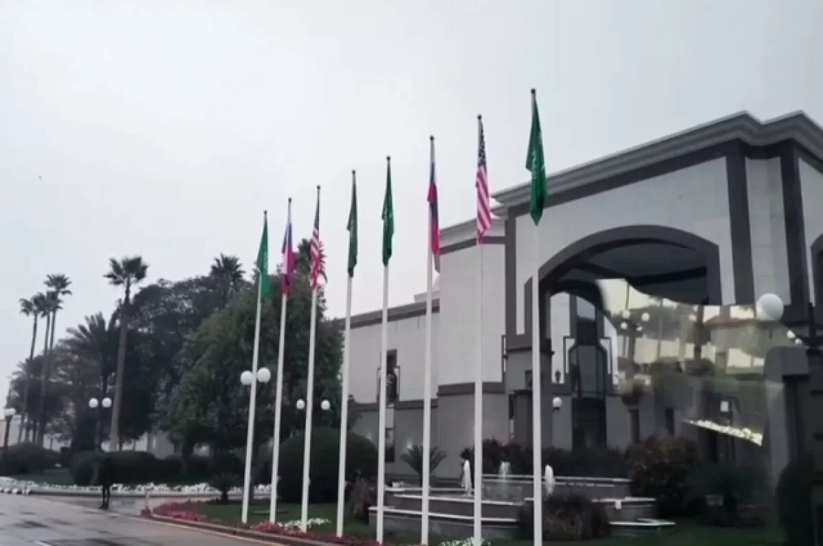    Уолц: США будут обсуждать с Россией сохранение освобожденных территорий