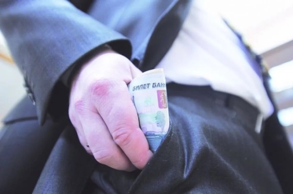    В Красноярском крае начальник сбыта уличен в коммерческом подкупе