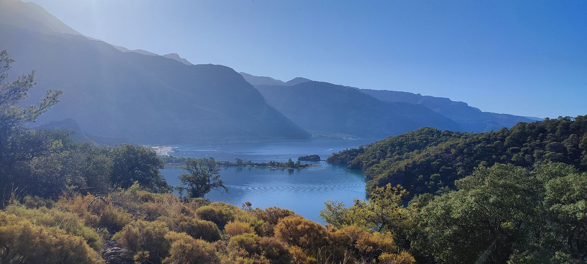 Вид на Голубую Лагуну