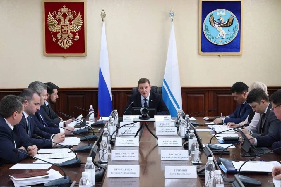    Обсуждение индивидуальной программы развития Республики Алтай на 2025-2030 годы. Источник: Телеграм-канал главы Республики Алтай Андрея Турчака