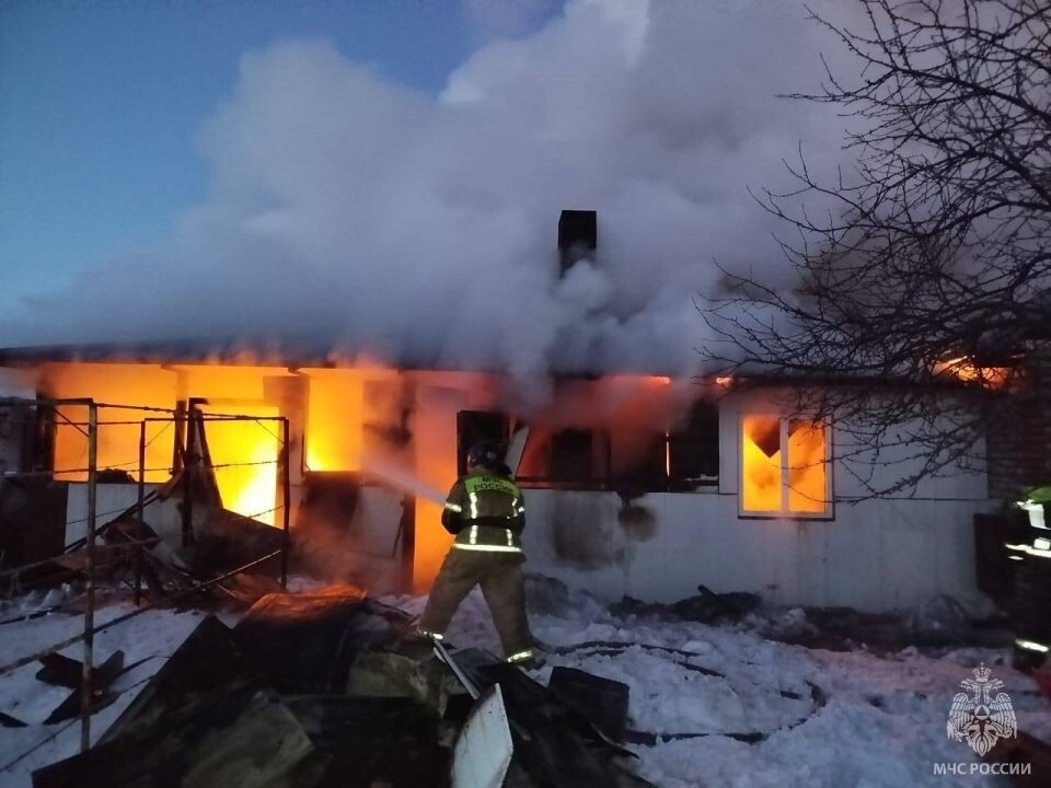    Пожар в Благовещенке. Источник: t.me/mchs_altkray