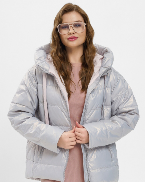 Светло-серая демисезонная женская куртка 