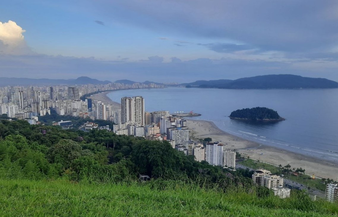 вид на центральную набережную Сантоса