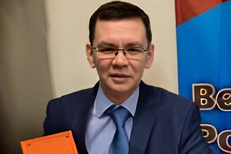    Попробовать себя в этом кресле хочет 55-летний Булат Бариев, ныне служащий заместителем председателя Верховного суда соседней с Татарстаном Республики Марий Эл.   
Фото: судьироссии.рф