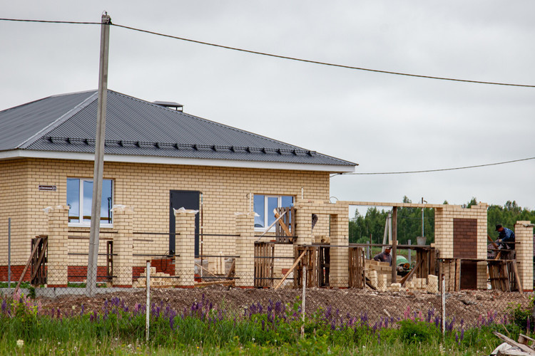    Председатель комитета Госдумы по строительству и ЖКХ Сергей Пахомов обратил внимание, что эскроу-счета, которые начнут действовать для ИЖС с 1 марта, все-таки добровольная опция.   
Фото: «БИЗНЕС Online»