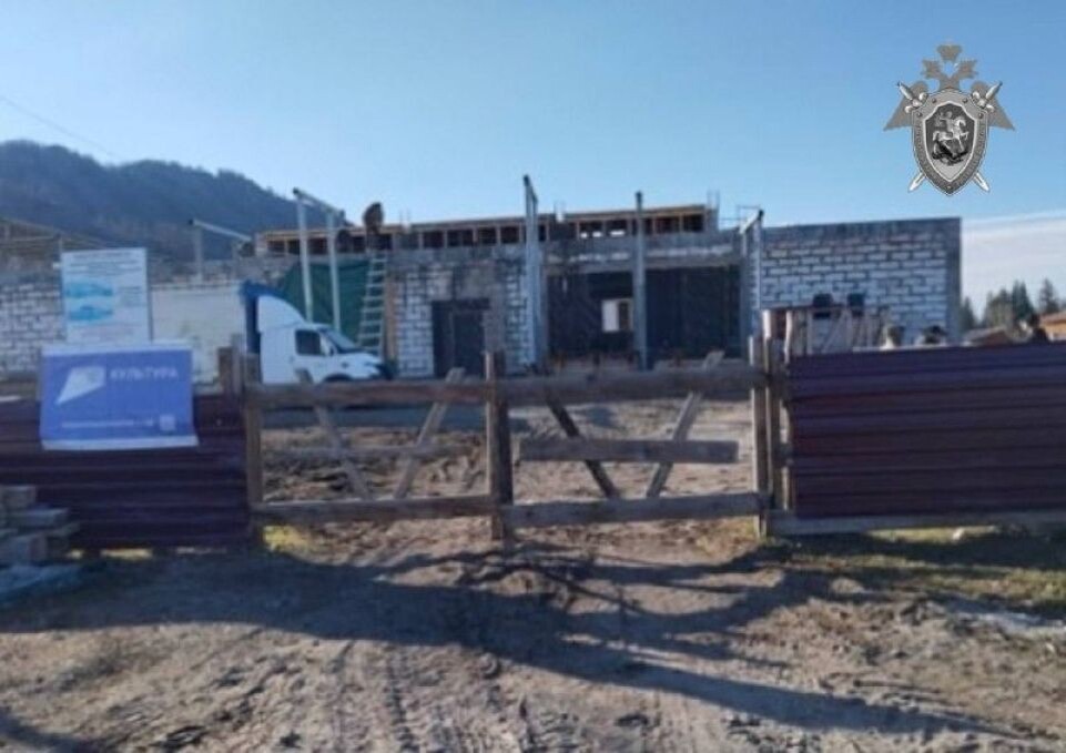    Фото с осмотра места происшествия . Источник: Следком по Республике Алтай