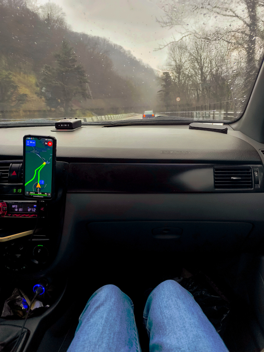 Где-то в районе Лазаревского. Здесь и далее фото автора канала.