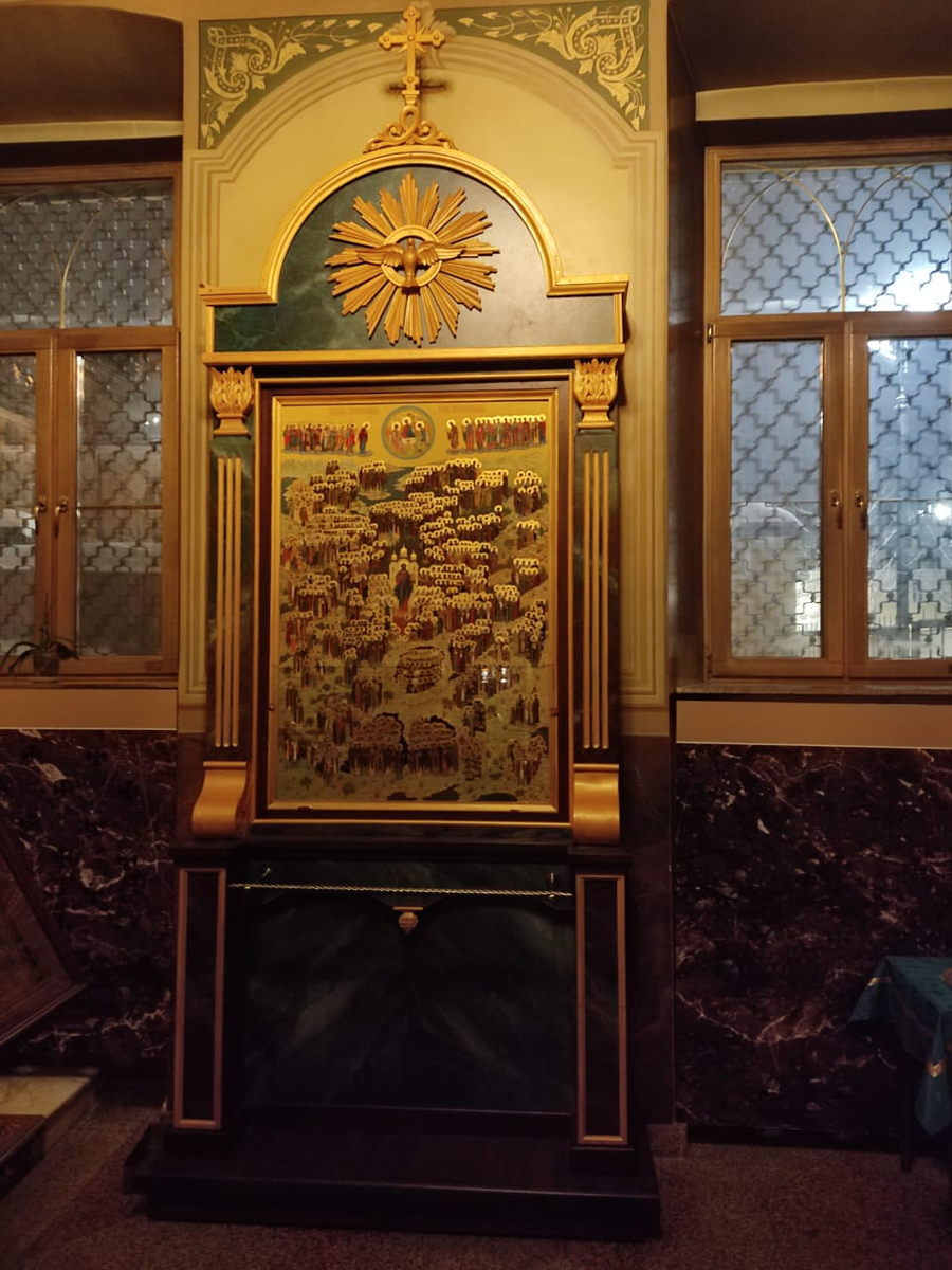 Икона в киоте