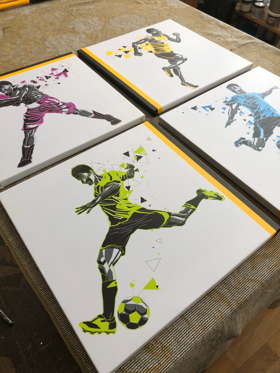 Печать постера на холсте с натяжкой на подрамник.