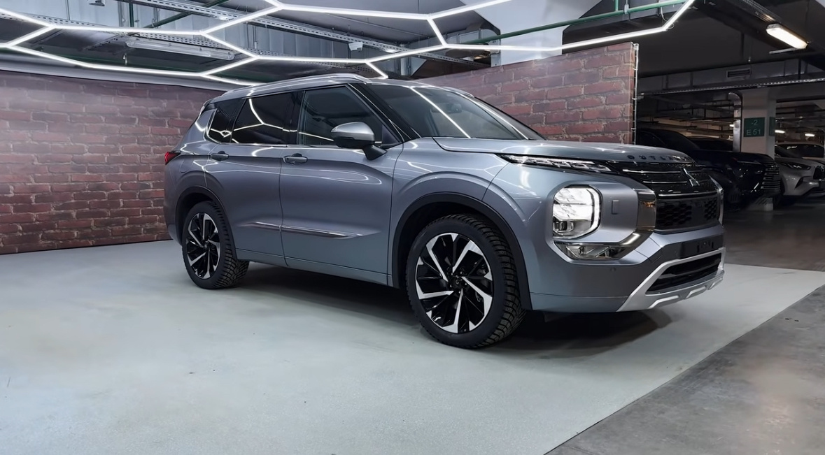 Mitsubishi Outlander 2025