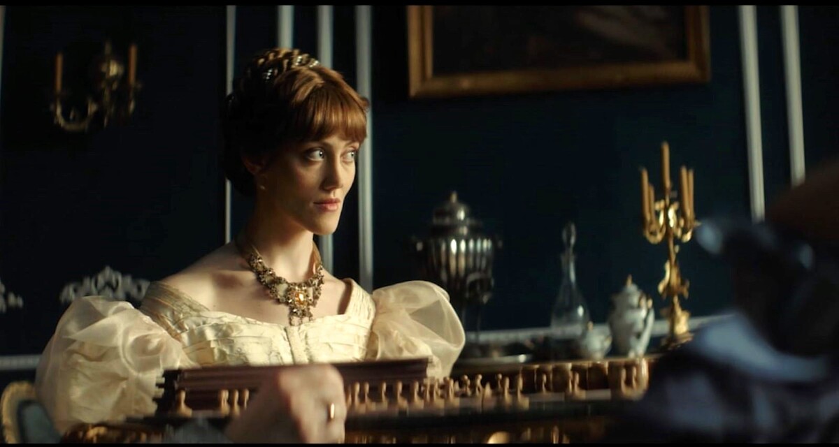 - Привет! Меня зовут Долли. Хотяя... В общем, мне сказали, что я - какая-то Долли  