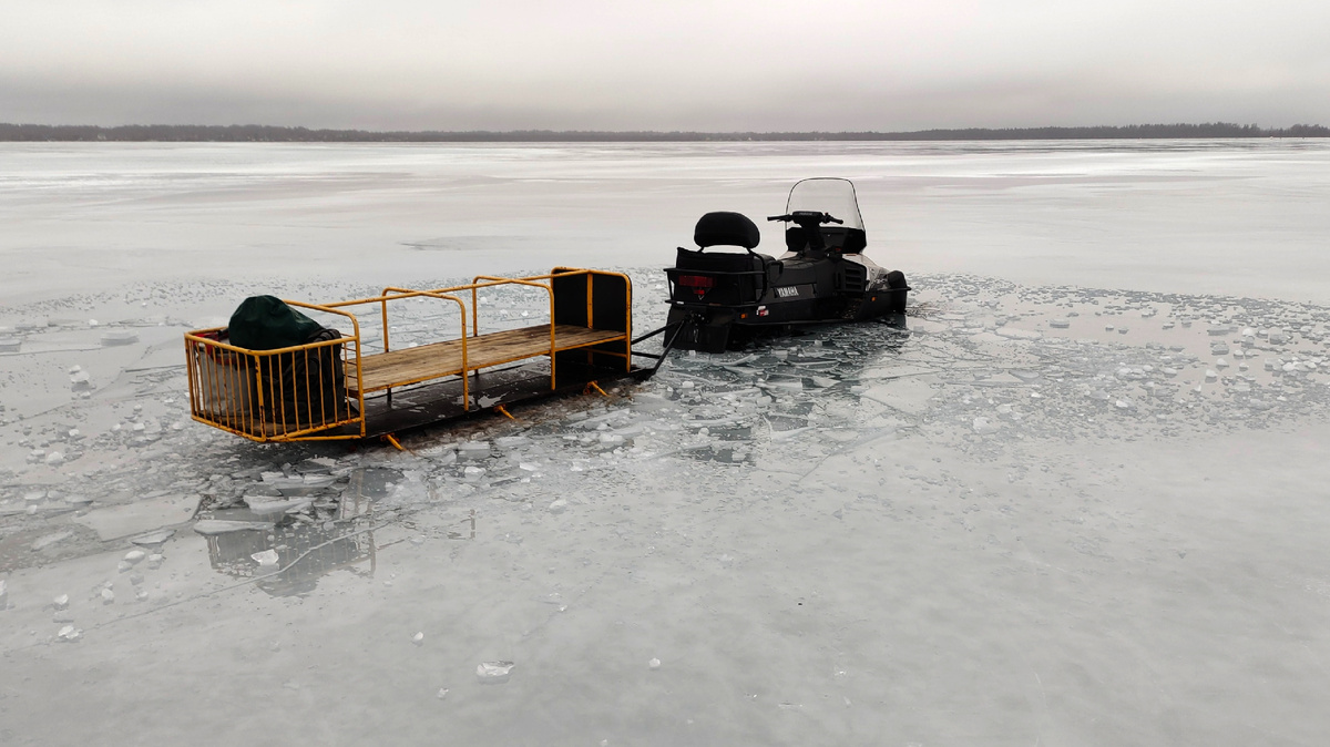 Экстрим на рыбалке привычное дело.
