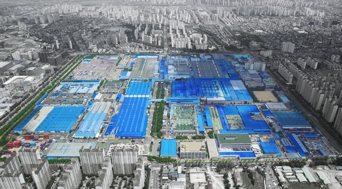 Вид с воздуха на завод GM в Бупхёне, г. Инчхон (General Motors)