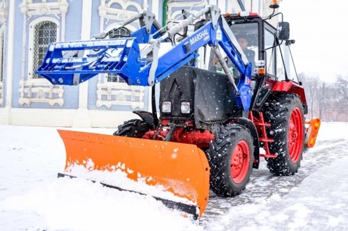    Примерно 800 тонн противогололёдных материалов использовали в Туле за сутки