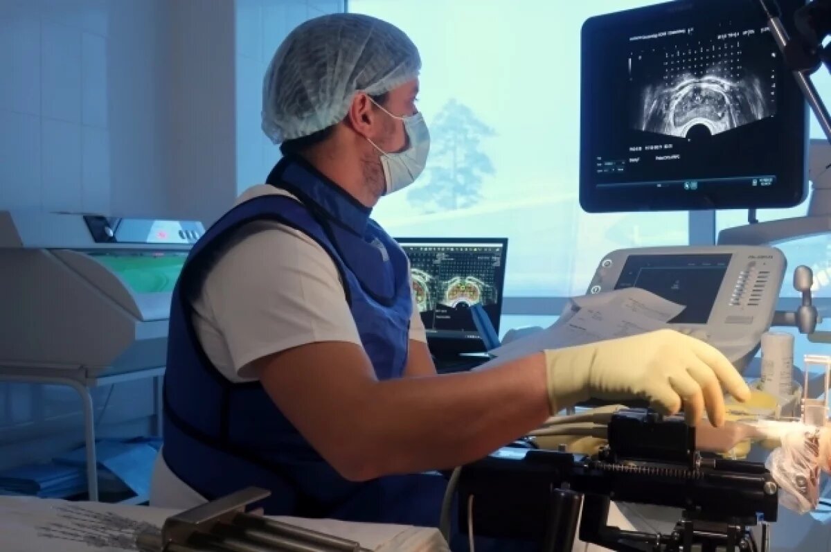    Низкодозная брахитерапиия – малоинвазивный (наименее травматичный) метод лечения злокачественных опухолей ионизирующей радиацией, при котором источники излучения имплантируются внутрь поражённого органа.