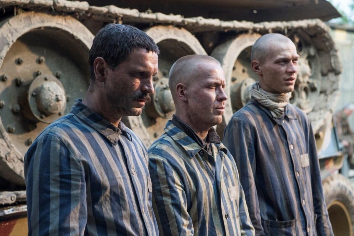 кадр из фильма “Т-34” (2018)