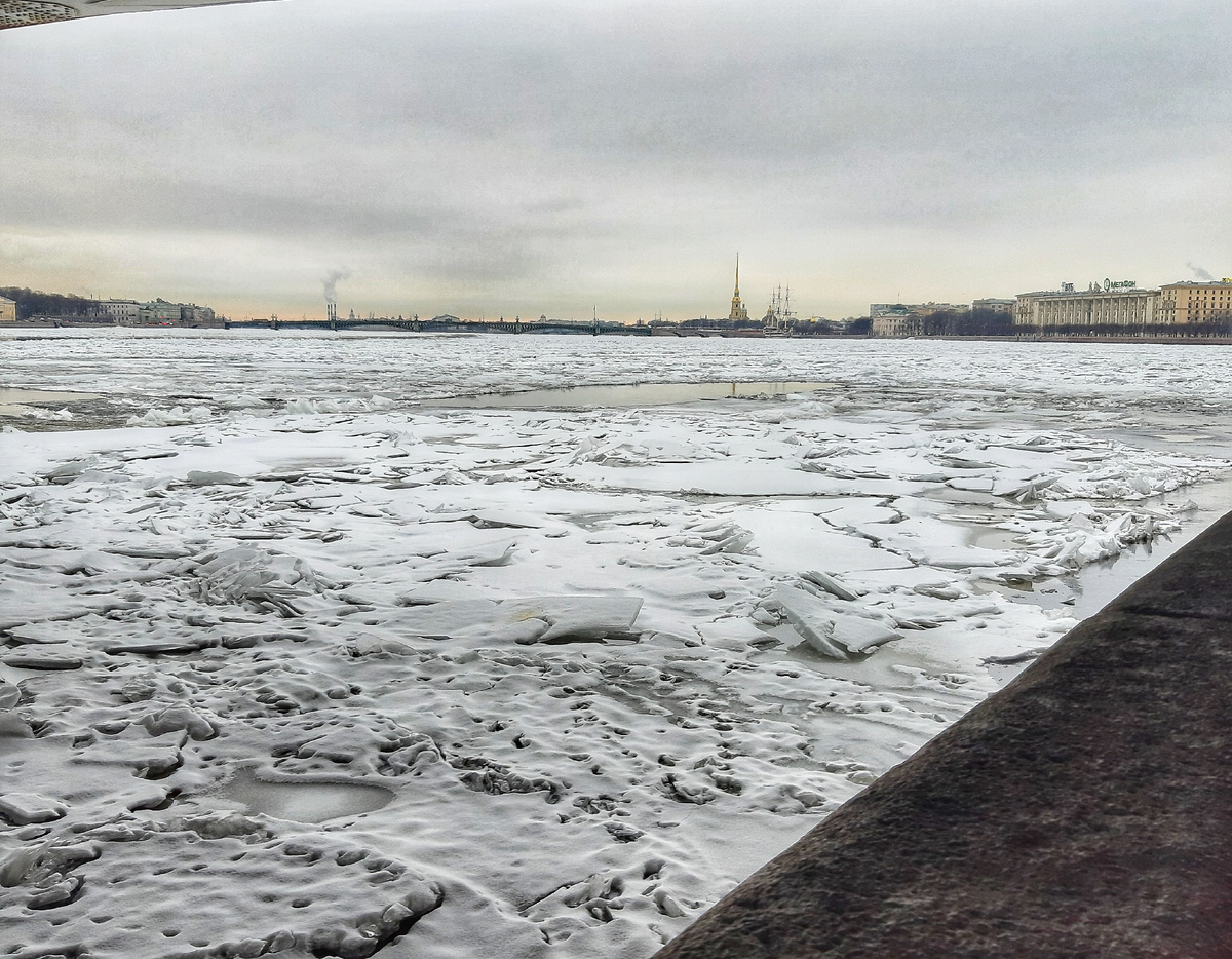 Река Большая Невка. г. Санкт-Петербург.