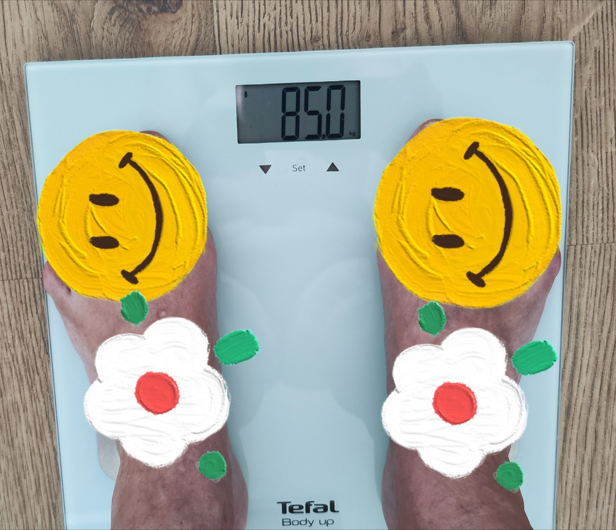 Не надела носочки, поэтому нарисовала.