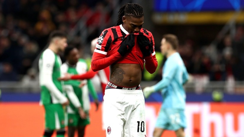     Вингер «Милана» Рафаэл Леуа после вылета из Лиги чемпионов Gettyimages.ru Marco Luzzani / Stringer