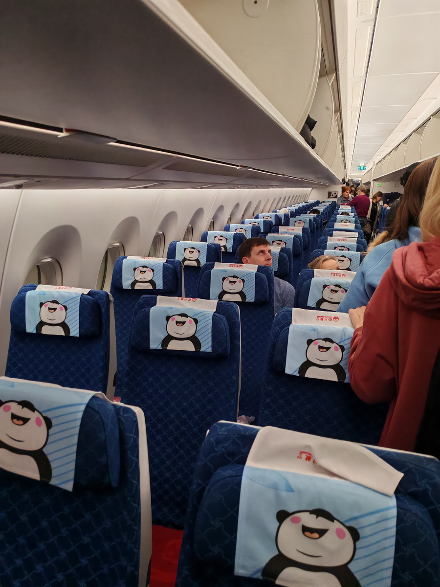 Счастливые панды Сычуанских авиалиний
