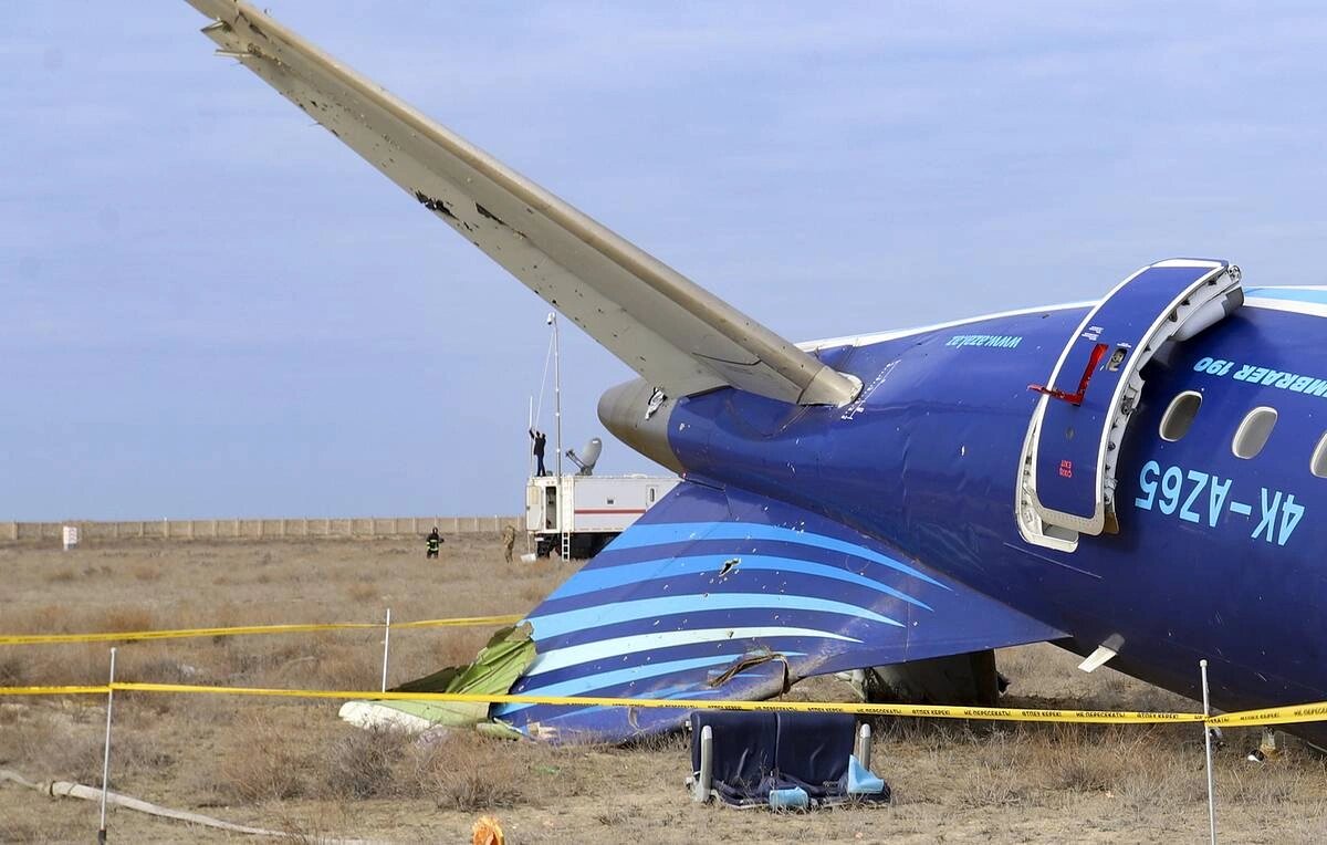 Вице-министр: Стенограммы переговоров с разбившегося самолета AZAL есть у всех сторон