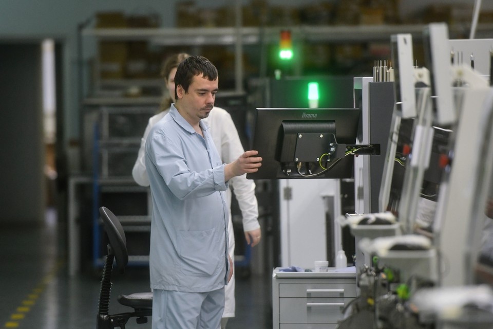    Самарский прибор можно будет использовать на космических станциях с помощью роботов-манипуляторов Алексей БУЛАТОВ