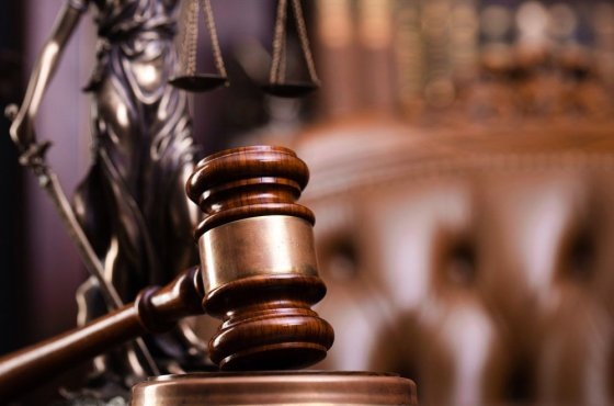 

Для материально ответственных сотрудников и их работодателей будет полезным разъяснение Верховного суда по одному спору.


Со склада украли товар, по этому факту возбудили уголовное дело. Расследование идет, а работодатель "повесил" весь ущерб на заведующего складом.