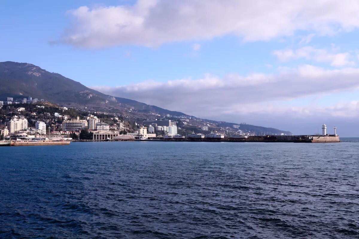    Константинов предложил через суд признать незаконной передачу Крыма УССР