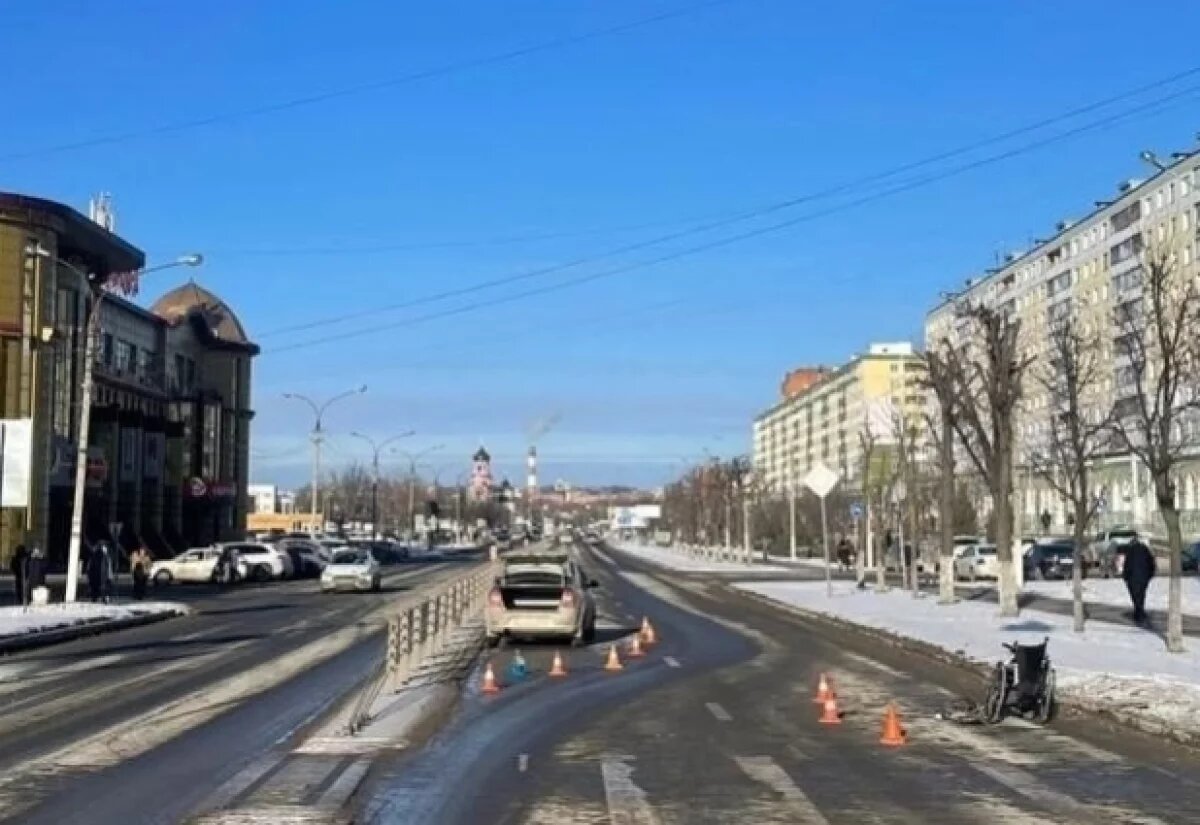    В Подмосковье иномарка сбила на «зебре» инвалида-колясочника