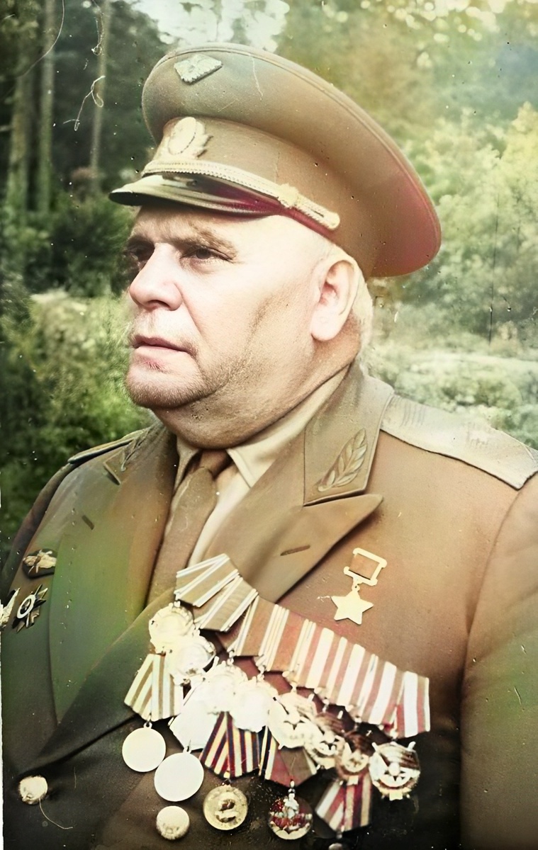 Генерал-майор авиации Михаил Васильевич Водопьянов