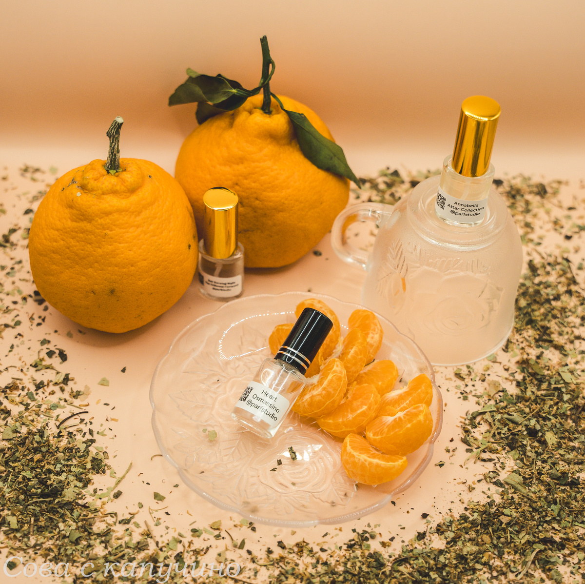 Хотелось сфотографировать цветы, но под рукой оказались только мандарины.