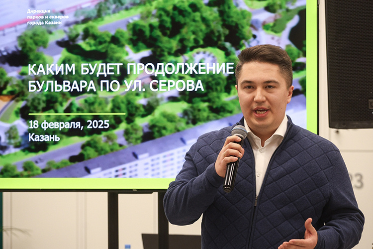    Альберт Шайнуров: «Мы хотели бы сегодня услышать замечания, которые, возможно, появились в процессе эксплуатации. Может, мы что-то не учли, поэтому еще можем что-то поправить в будущих очередях, хотя пока мы слышали позитивные отзывы от жителей».   
Фото: Андрей Титов