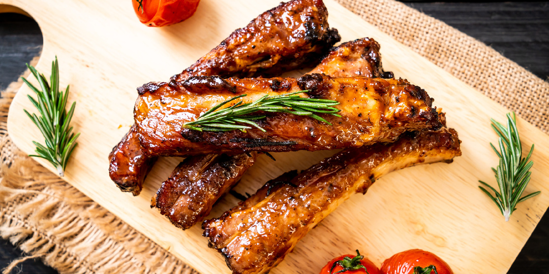 Свиные ребрышки в духовке в фольге: нежное и ароматное блюдо