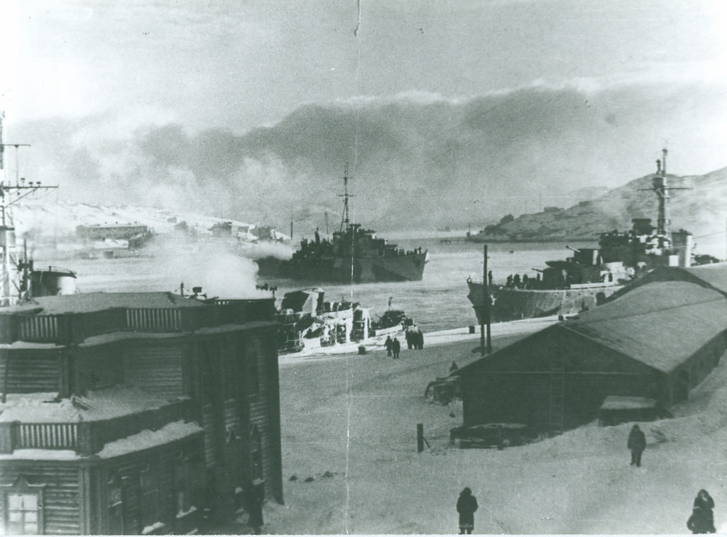 Главная база Северного флота Полярный. Зима 1943 г