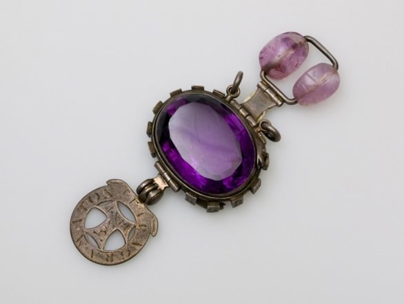 Внешний вид камня (https://resizer.mail.ru/p/c84b73ea-5750-5703-a5e6-d8a057f9f05b/AQAF64r31ToBHJLVLEjAzqgqeuuPJbZvMuNWQNXqUPQSo0RCj9c2uo3rSqDqGmPr1FtSaOj431VnZ1XfEouEYfkYsGI.jpg)