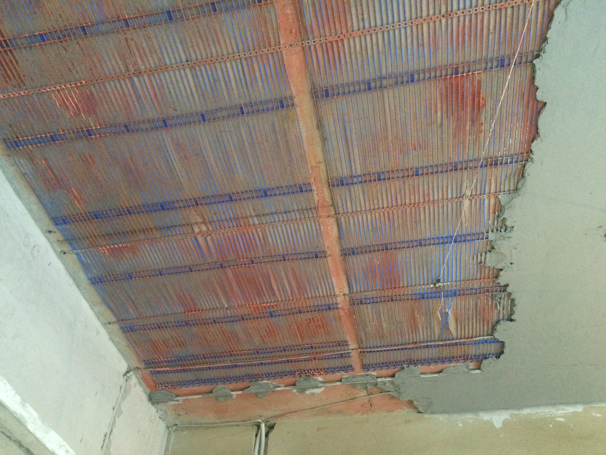 Пример установки капиллярных матов под отделку потолка