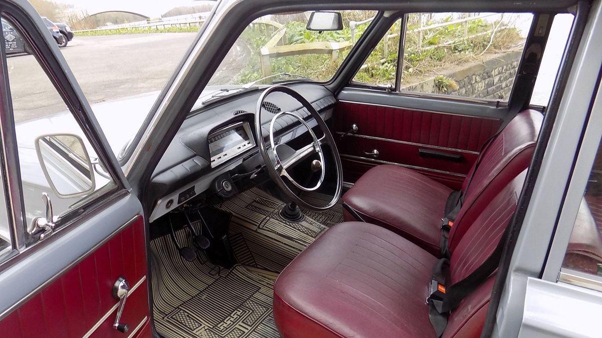 Салон «FIAT 124» 