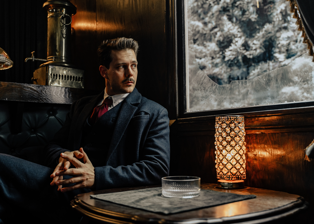 Кадр из фильма «Красный шелк». © Режиссёр Андрей Волгин / Nota Bene Film Group / «НМГ Кинопрокат», 2025