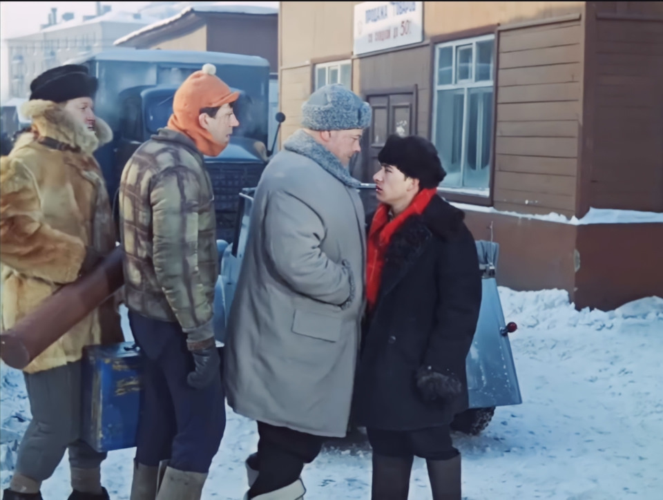 - “Где этот чертов инвалид?!” - “Не шуми, я инвалид!”