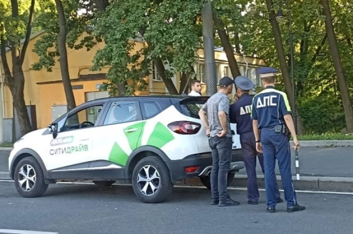    В Петербурге скорость каршеринга предложили ограничить до 80 км/ч