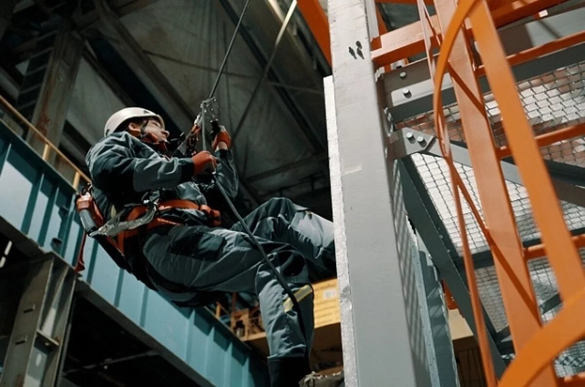    На ВИЗ-Стали провели испытания нового высотного тренировочного комплекса