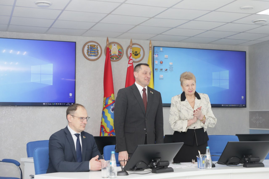     За работу благодарил депутат Парламента